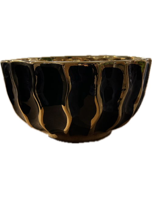 Black and gold pinstripe pot