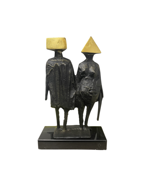 SCULPTURE MEN AND WOMEN GOLD TRIANGLE HEADS ON MARBLE BASE